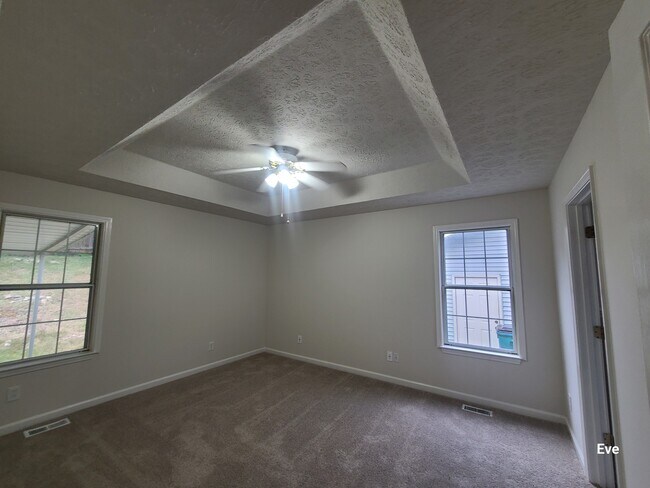 Building Photo - 2733 Airwood Dr