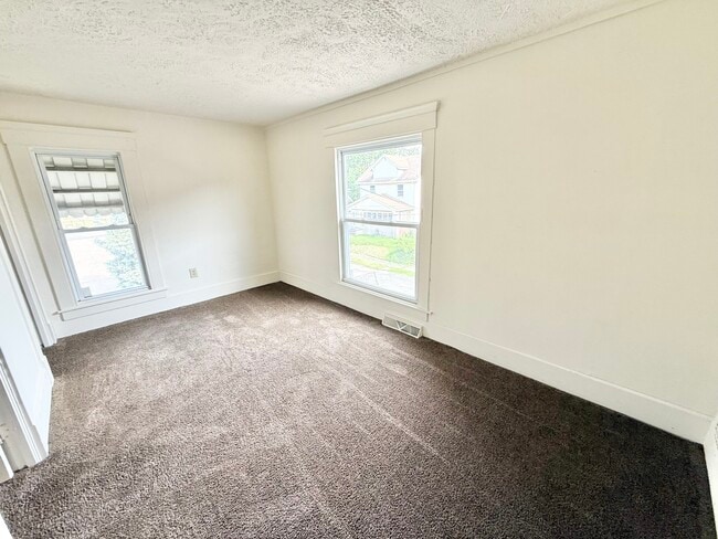 Building Photo - 921 17th St NW