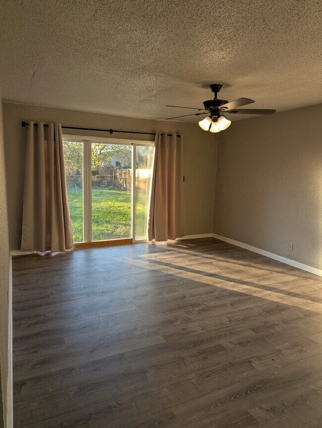 Building Photo - 4376 N Frankfort Pl