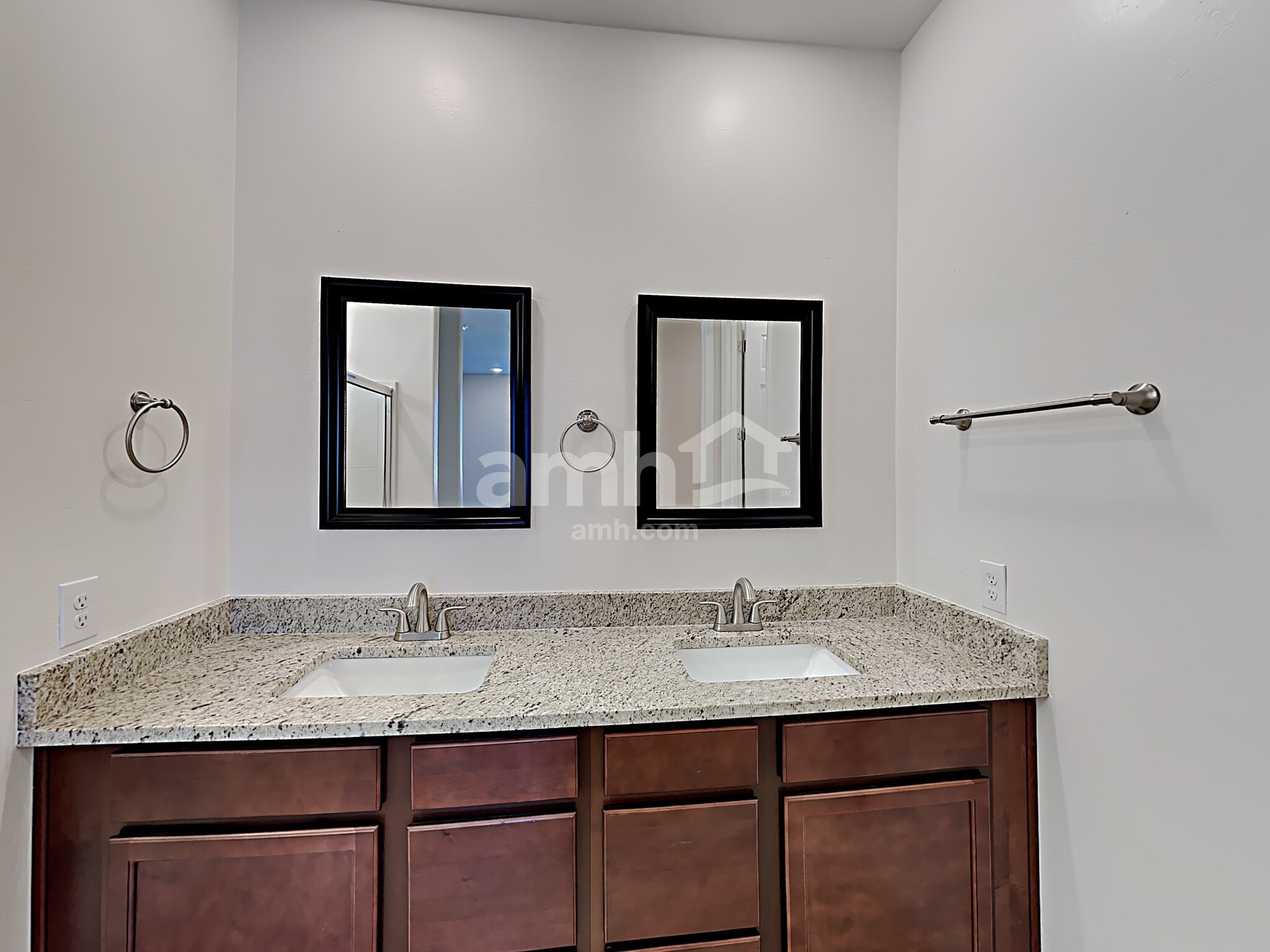 Building Photo - 6872 Corte Casa Elegante