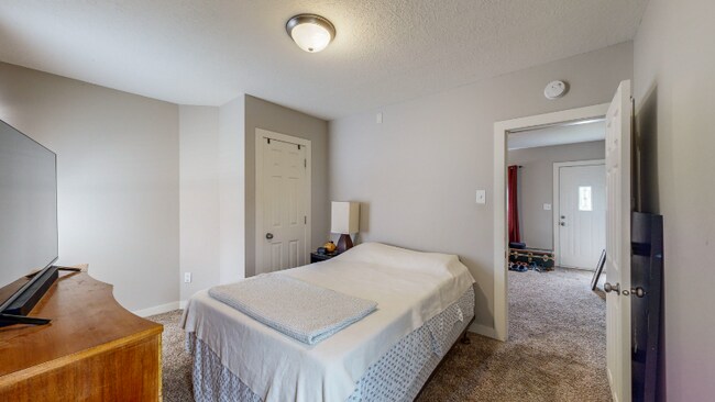 Building Photo - 620 2nd Ave NW