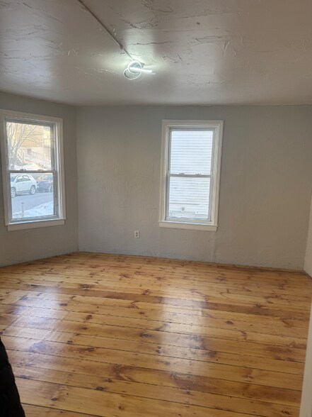 Building Photo - 74 Rodney St