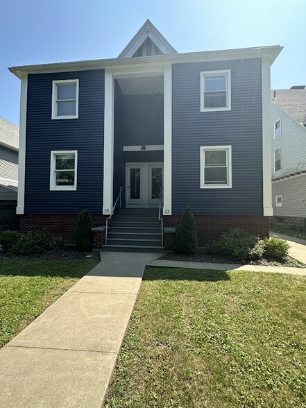 Primary Photo - 35 Norwood Ave