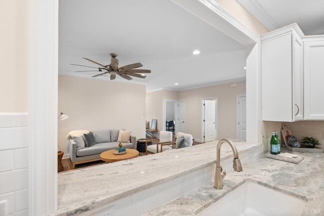 Building Photo - 174 Villa Oak Cir