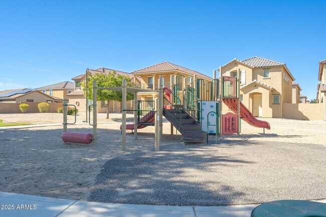 Building Photo - 935 E Agua Fria Ln
