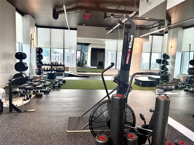 Building Photo - 121 NE 5th St