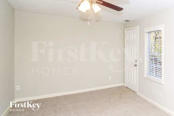 Building Photo - 3966 Oglesby Rd