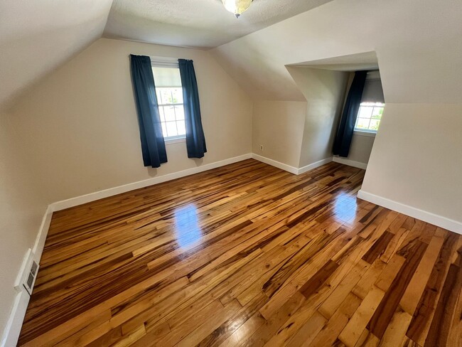 Building Photo - Beautiful Single Family Home in East Sprin...