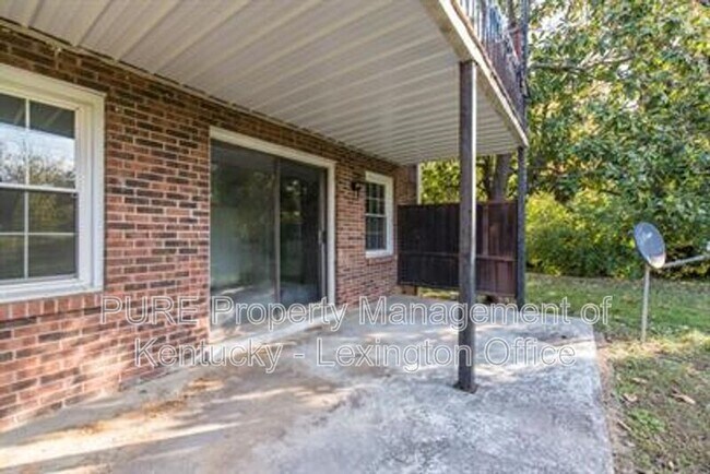 Building Photo - 459-120 Sycamore Ct