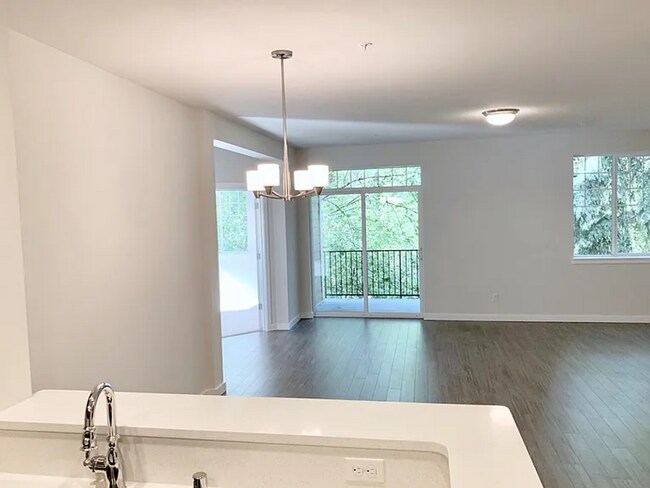 Building Photo - 2 bed/1 bath in Southeast Redmond