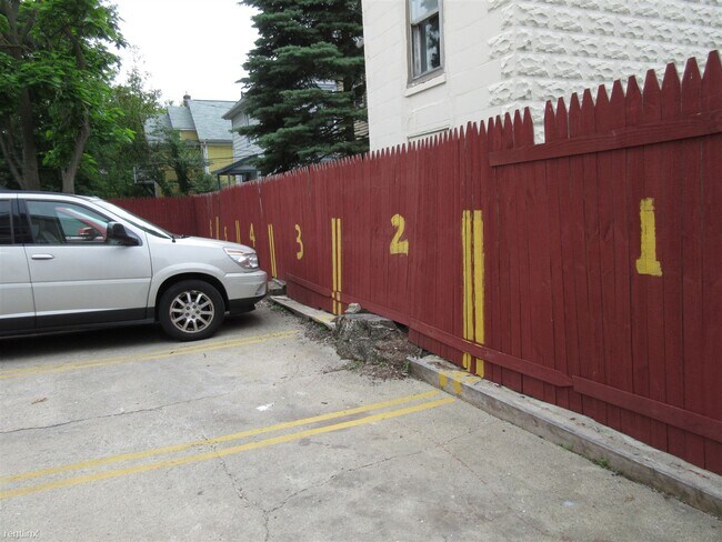 Building Photo - 512 Packard St