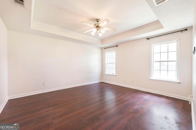 Building Photo - 215 Wingfield Way