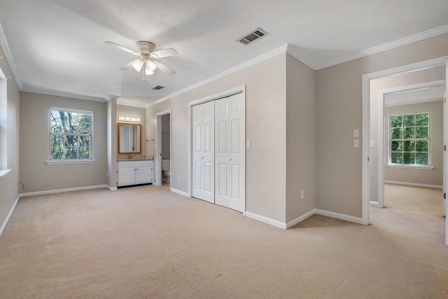 Building Photo - 550 Teal Ln