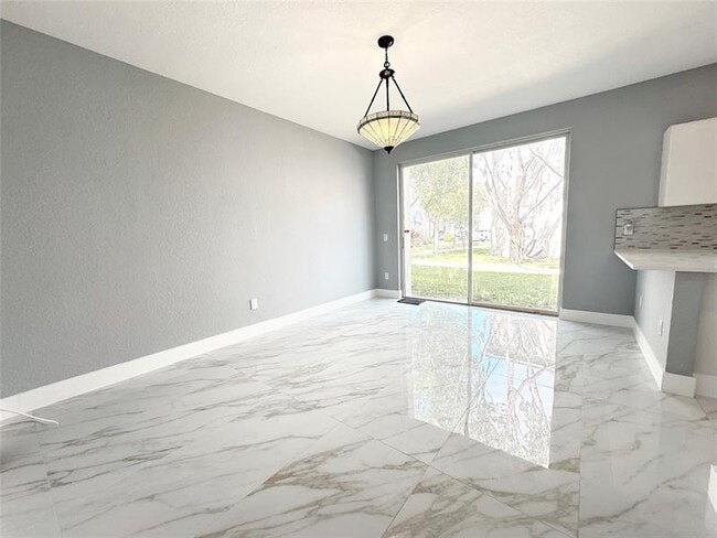 Building Photo - 2310 Shoma Ln