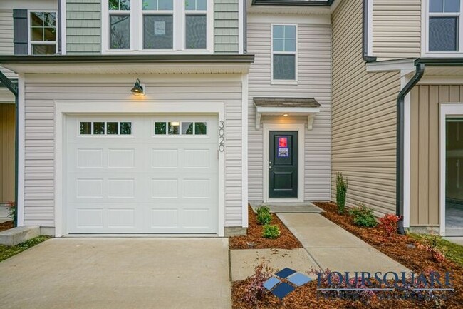 Building Photo - End-unit Townhouse | Open floor plan | RDU...