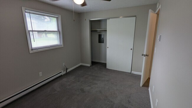 Building Photo - MN Cedar Village (847)