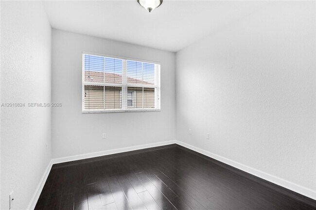 Building Photo - 8741 NW 111th Ct