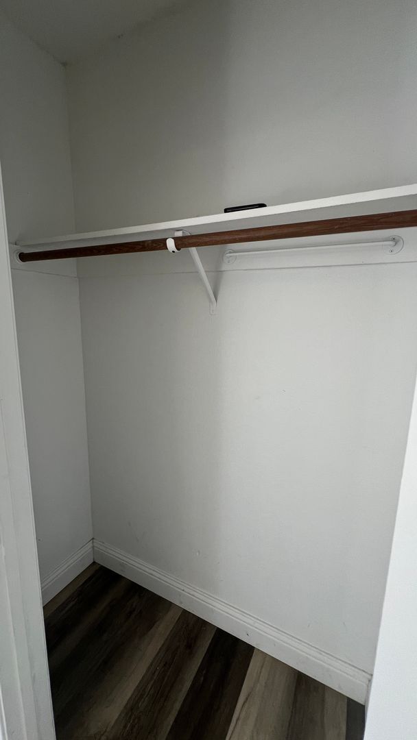 Building Photo - UPGRADED 4 bedroom 2 bathroom home