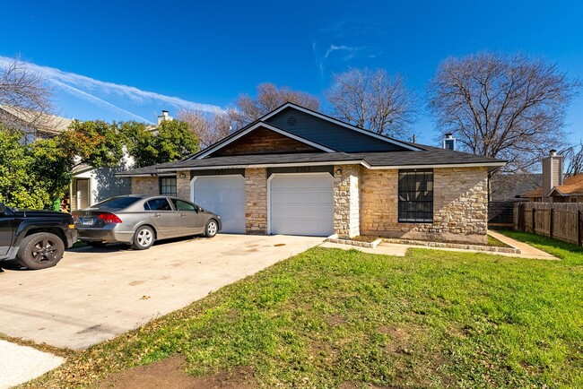 Building Photo - Charming 3-Bed Willowbend Home: Fireplace,...