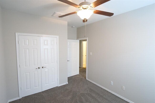 Building Photo - 6123 Summerfield Glade Ln