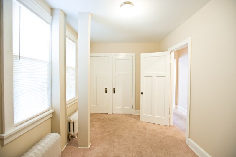 Building Photo - 1603 N Van Buren St