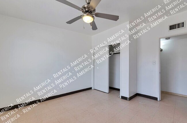 Building Photo - 219 W 28th St