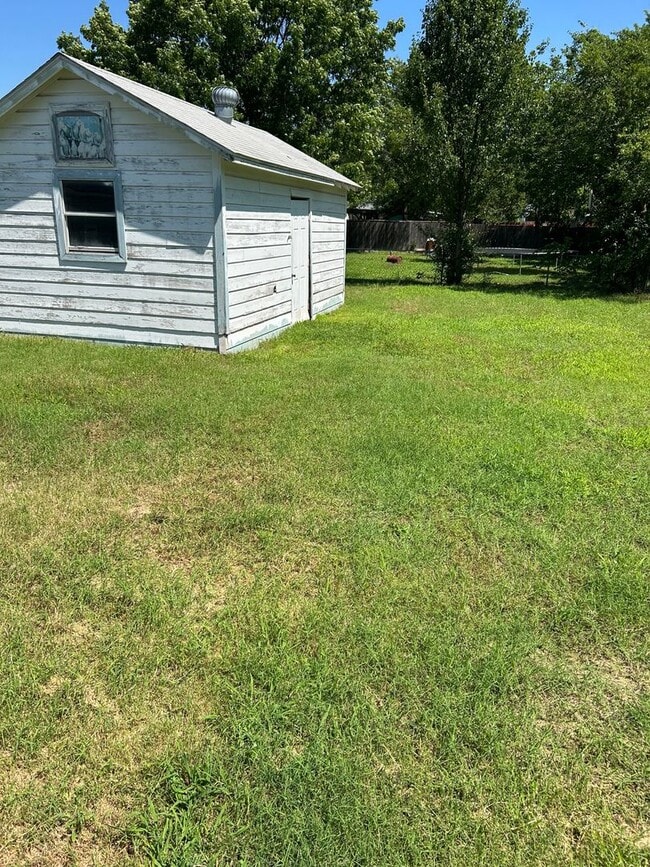 Building Photo - Single Family Ranch