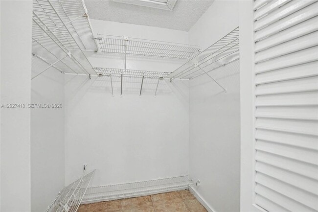 Building Photo - 10711 SW 116th Ave