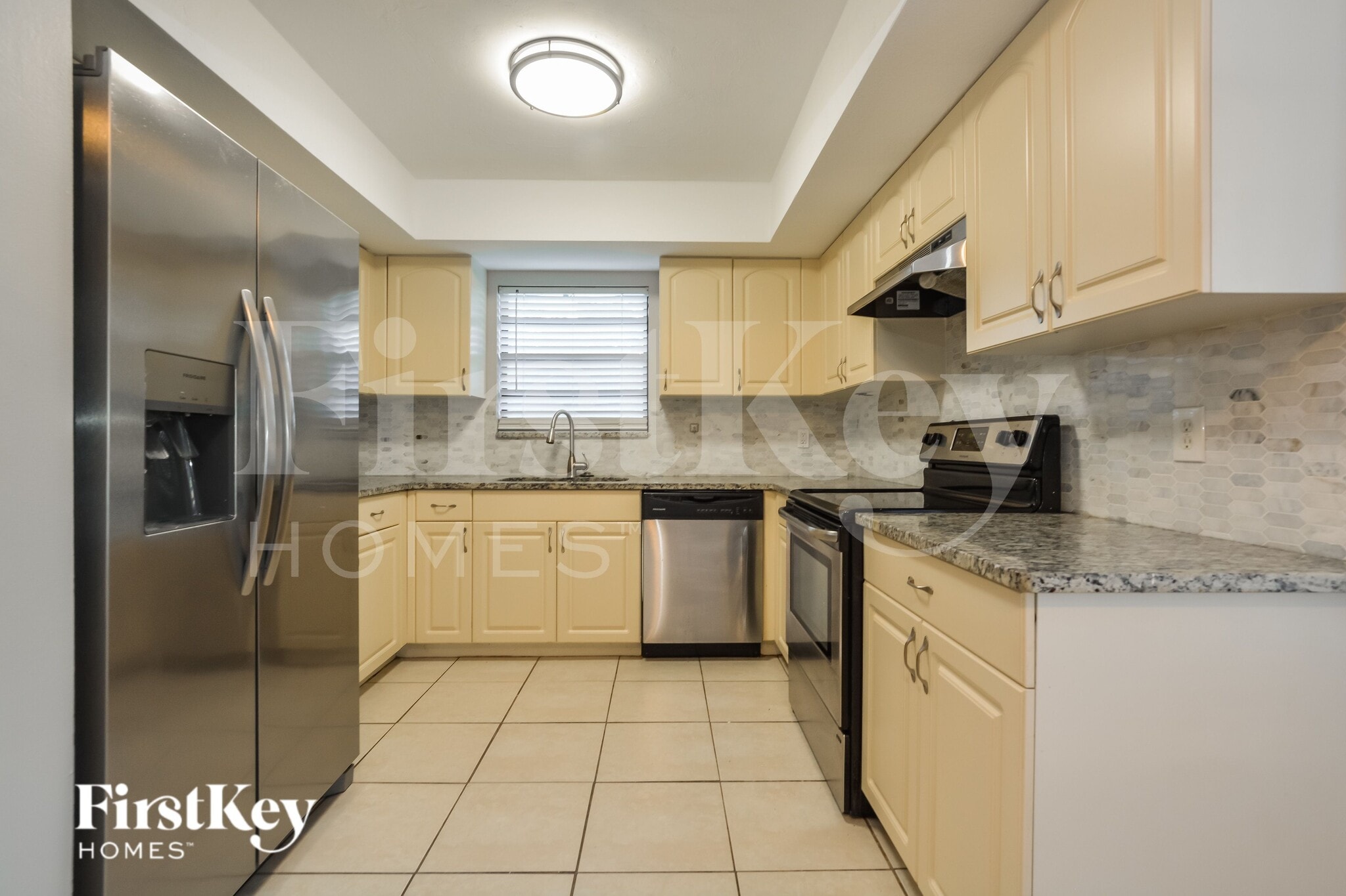 Building Photo - 2526 Needle Palm Dr