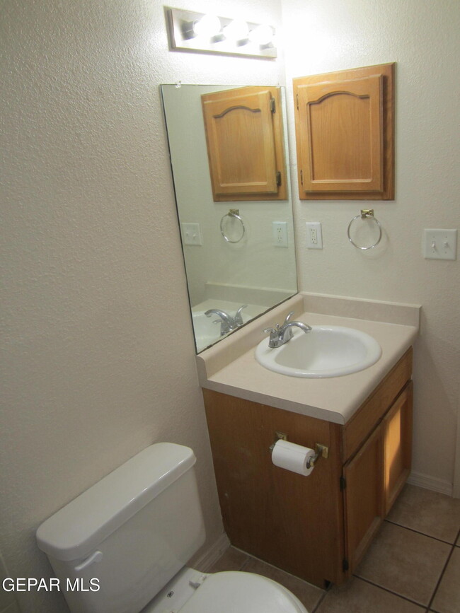 Building Photo - 6572 Dakota Ridge Dr