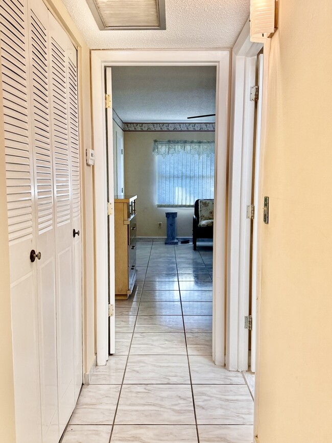 Building Photo - 1235 S Highland Ave