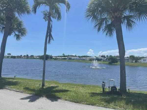 Building Photo - 4109 74th Pl N