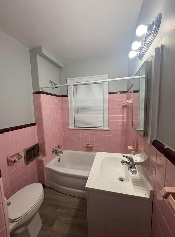 Building Photo - 2197 Springle St