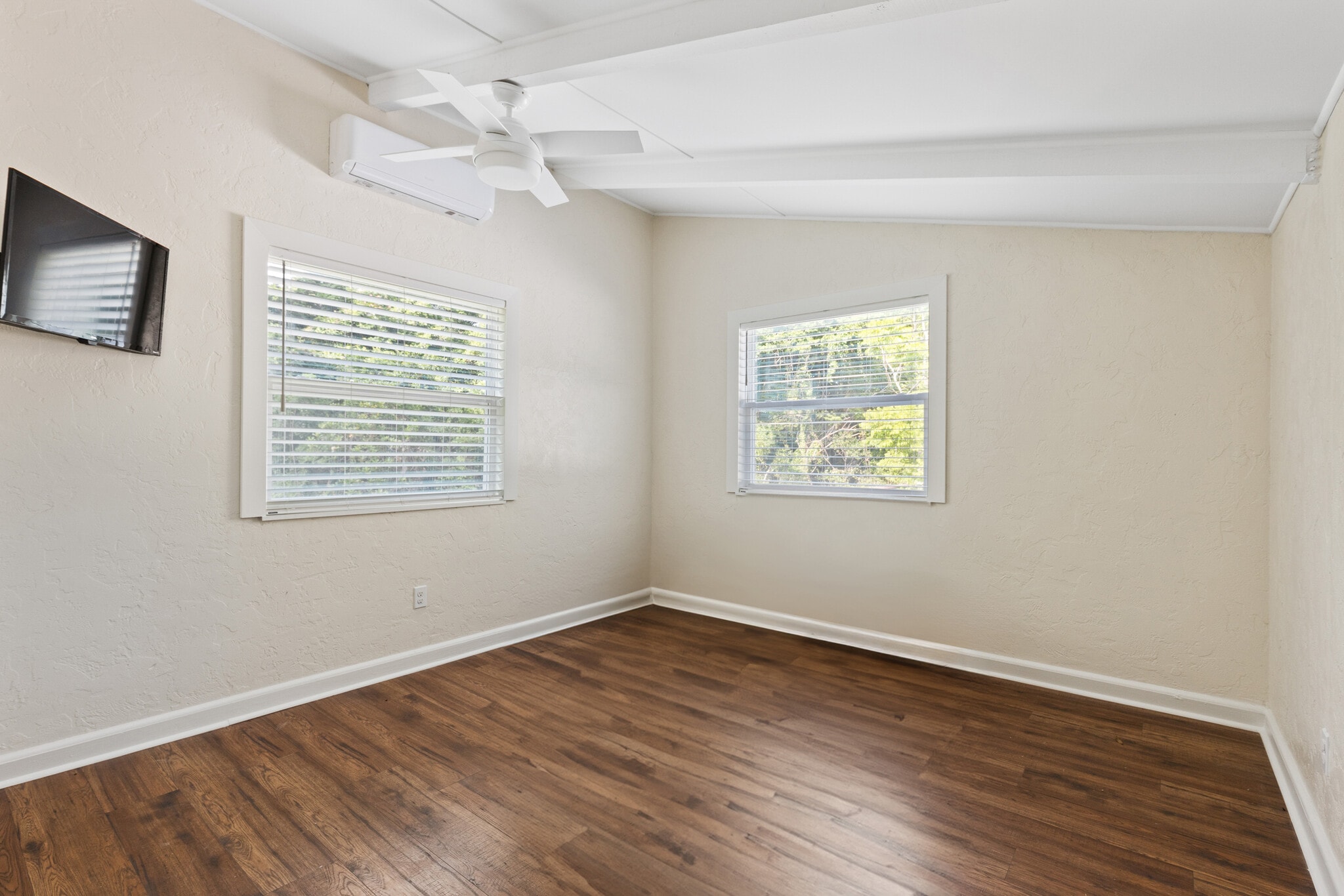 2nd upstairs bedroom - 1524 SW 37th Ave