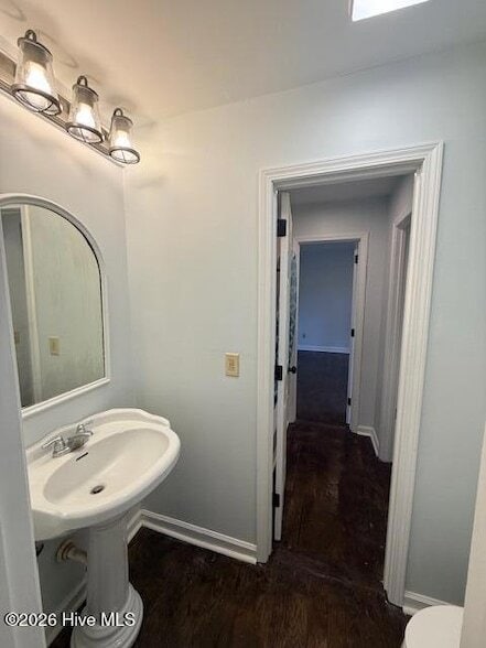 Building Photo - 309 Country Club Ln
