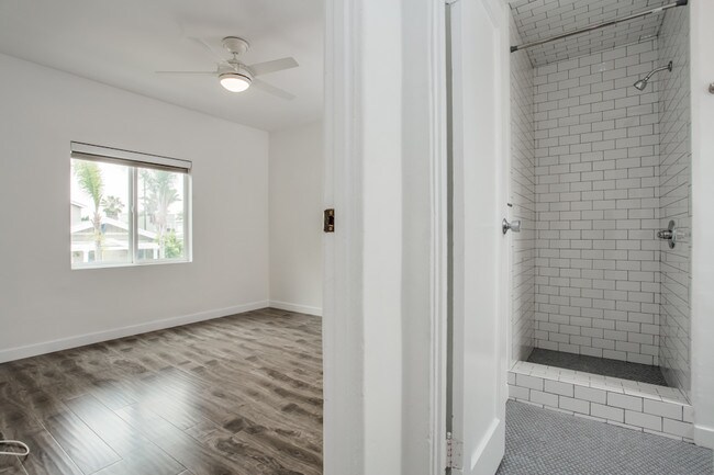 Building Photo - 2318 Beach Ave