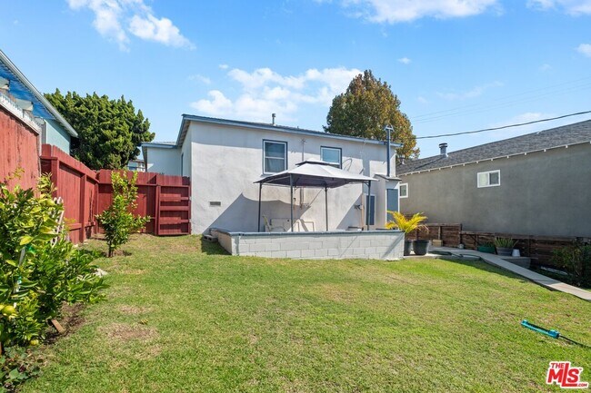 Building Photo - 3493 Meier St