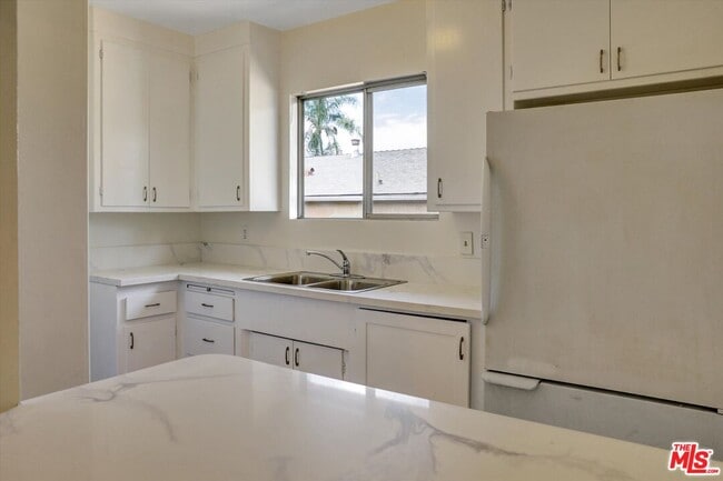 Building Photo - 1753 Garfield Pl