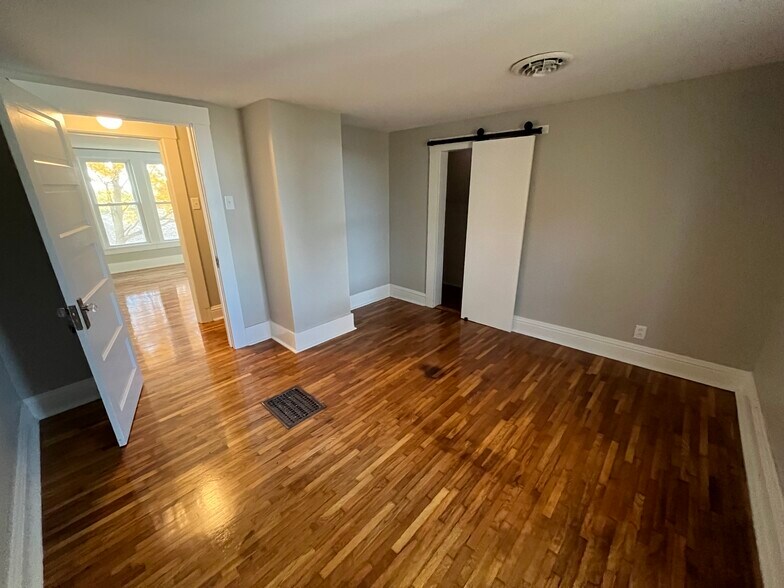 Building Photo - 14044 Strawn Rd