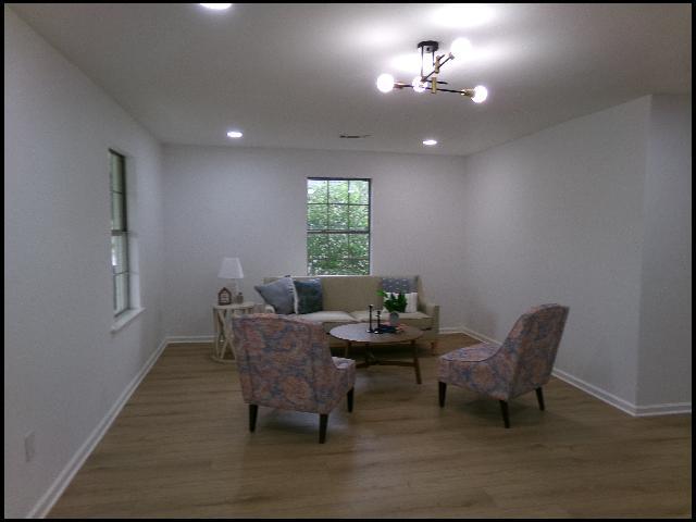 Building Photo - 606 E 21st St