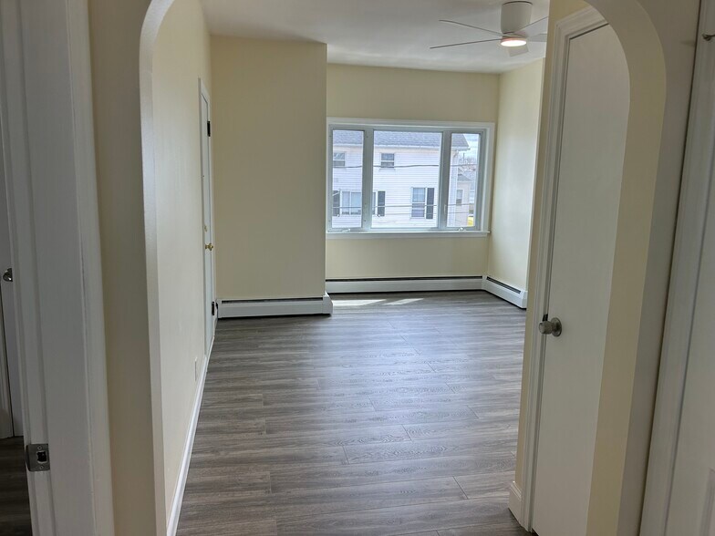 Building Photo - 133 Fenner St