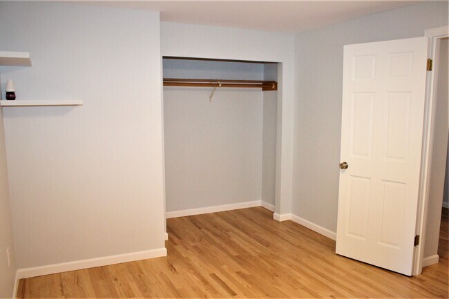 Building Photo - 321 Keach Ct