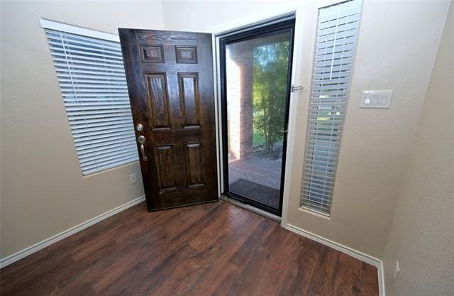Building Photo - 916 Iona Dr