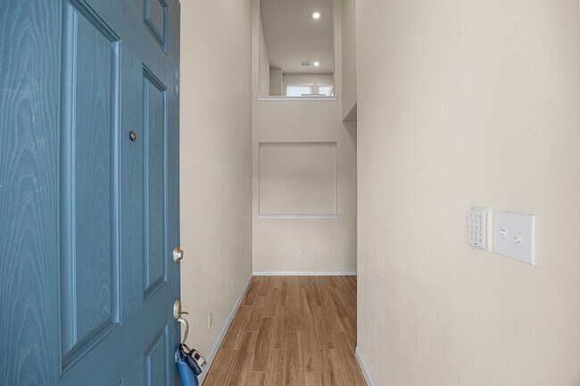 Building Photo - 5617 Evanston Ln