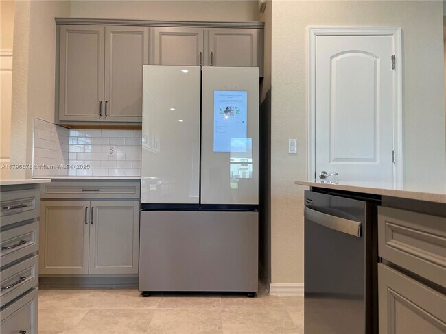 Building Photo - 2151 Appleton Cir S