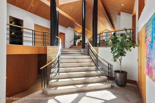 Building Photo - 800 Roaring Fork Rd