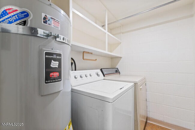 Building Photo - 1880 Becky Ct