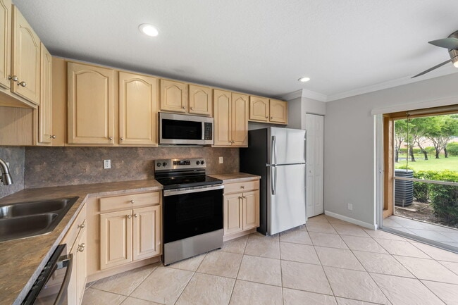 Building Photo - 3047 Waddell Ave