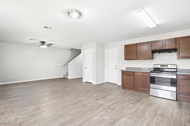 Building Photo - 1748 N Logan Ln
