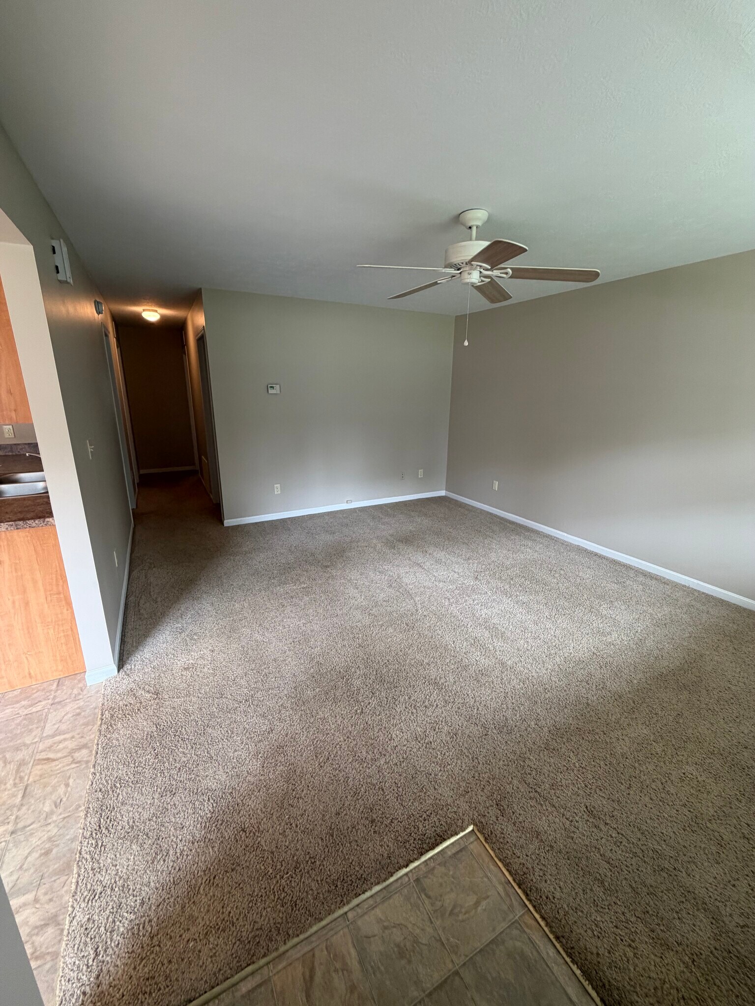 Building Photo - 348 Maplewood Dr